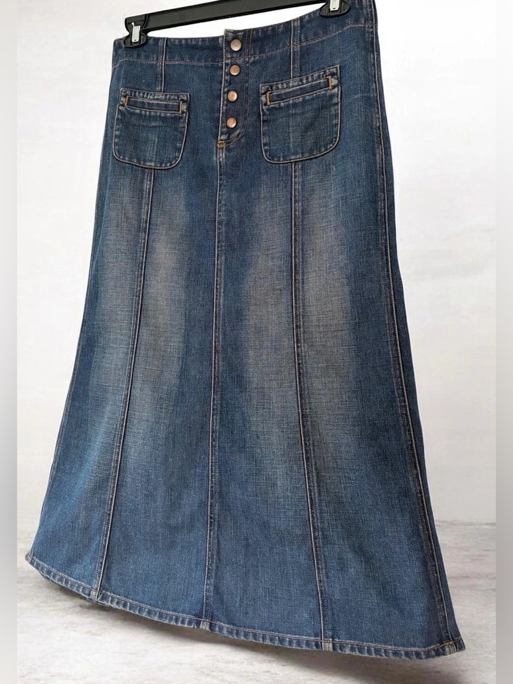 Gap Denim Maxi Skirt Blue Size 10
Button Snap Fly 33 inch length